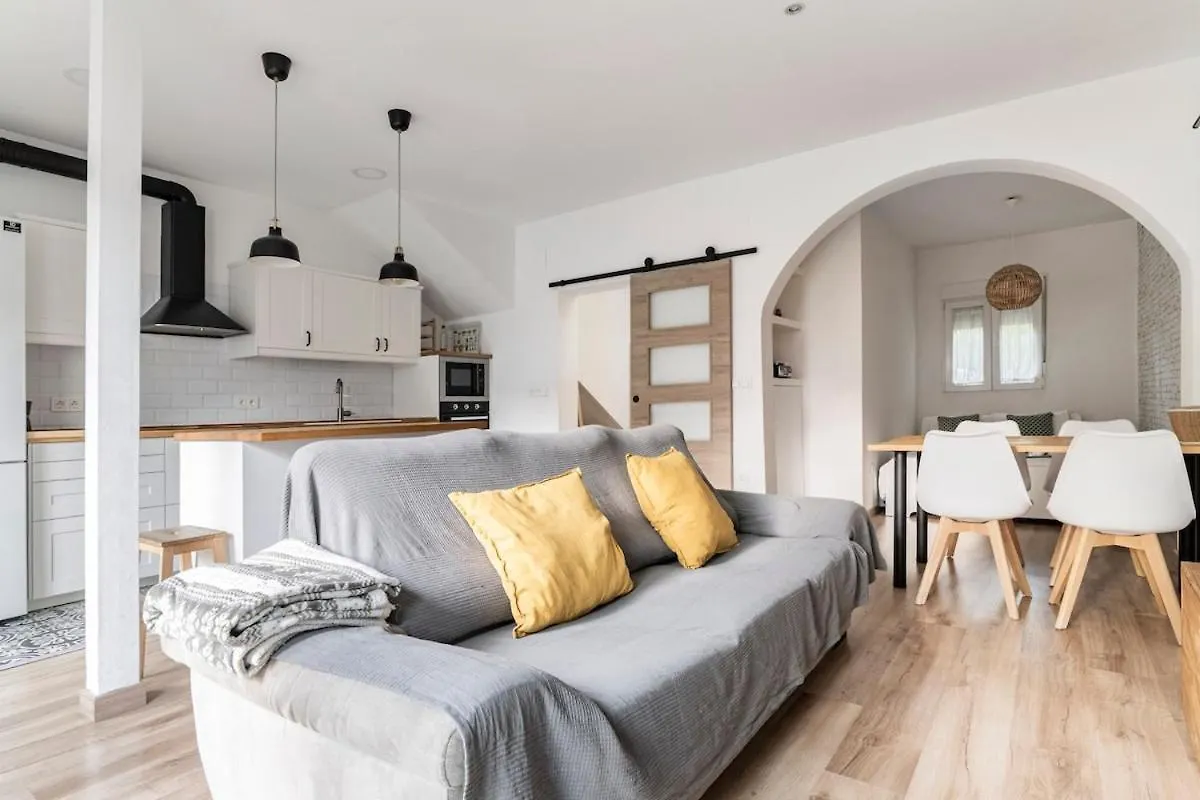Apartment With A Large Patio Granada